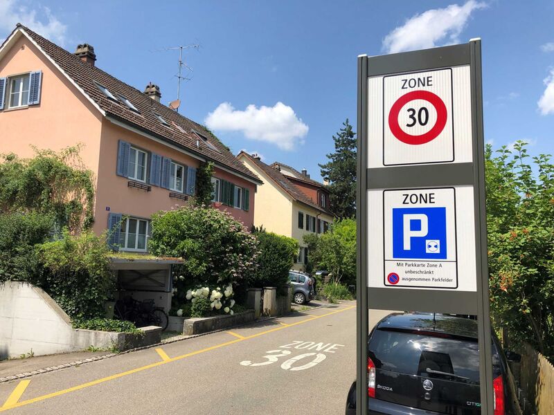 Parkieren mit Parkscheibe / Blaue Zone